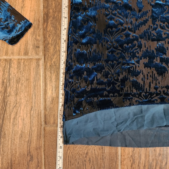 Simply Vera XS burnout semi sheer teal blue velvet long sleeve Top - Picture 12 of 12